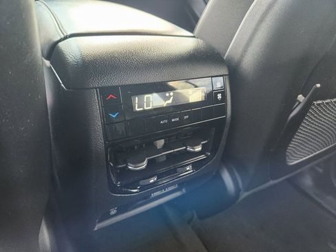 Used 2024 Jeep Grand Cherokee L Laredo image 9