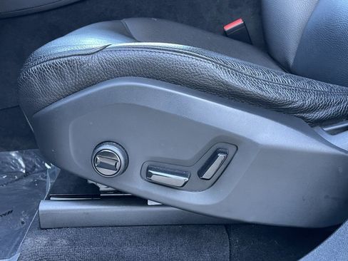 Used 2023 Volvo XC90 B6 Plus image 12