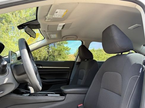 Used 2023 Nissan Altima 2.5 SV image 22