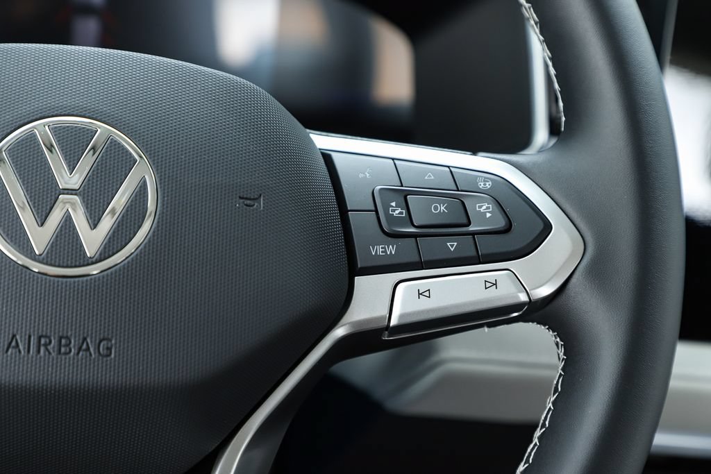 New 2026 Volkswagen Taos SE FWD image 59