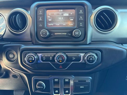 Used 2019 Jeep Wrangler Sport AWD/4WD image 30