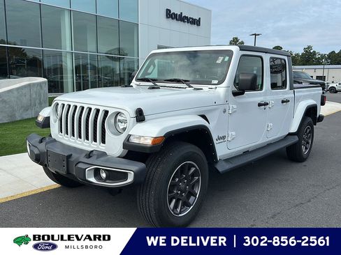 Used 2022 Jeep Gladiator Overland w/ Popular Equipment Package AWD/4WD image 1