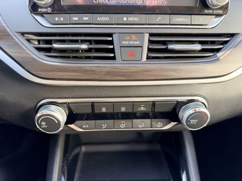 Used 2024 Nissan Altima 2.5 SV image 33