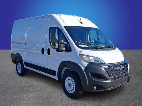 Used 2024 RAM ProMaster 2500 w/ Safety Group image 3