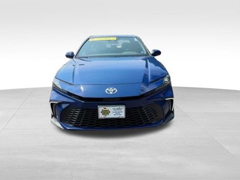 Used 2026 Toyota Camry SE FWD image 9
