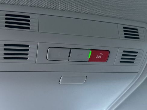 Used 2019 Volkswagen e-Golf SE w/ Driver Assistance Package image 29