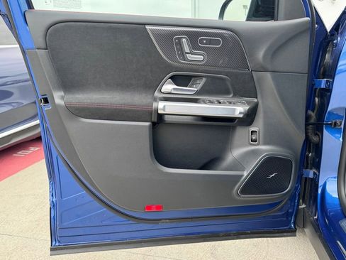 Used 2024 Mercedes-Benz GLB 250 image 17