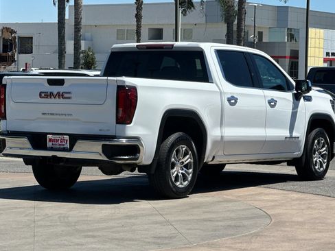 Certified 2025 GMC Sierra 1500 SLT RWD image 4