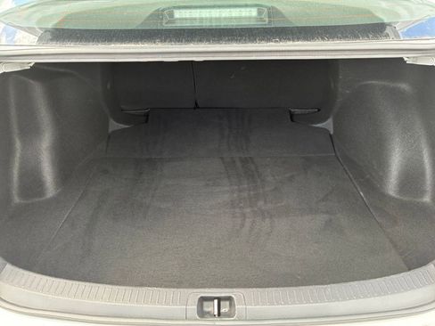 Used 2025 Toyota Corolla LE image 29