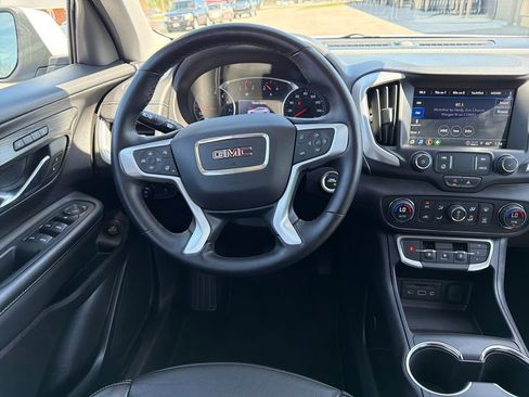 Used 2024 GMC Terrain SLT AWD/4WD image 13