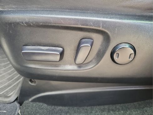 Used 2018 Toyota Sienna SE image 14