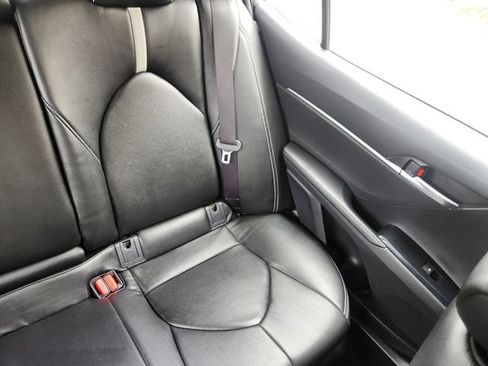 Used 2018 Toyota Camry LE FWD image 16