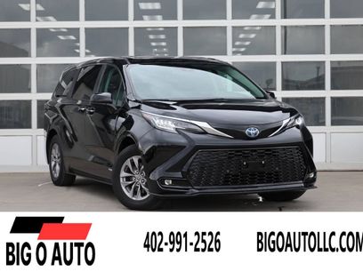 Used 2021 Toyota Sienna XLE