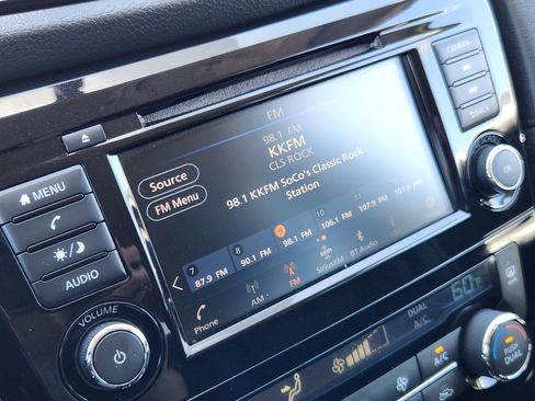 Used 2018 Nissan Rogue SV AWD/4WD image 21