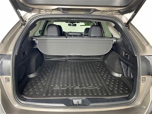 Used 2023 Subaru Outback Limited image 20
