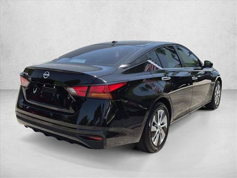 Certified 2025 Nissan Altima 2.5 S FWD image 5