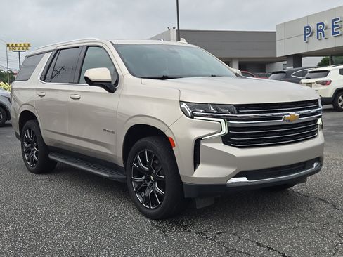 Used 2021 Chevrolet Tahoe LT w/ Rear Media and Nav Package RWD image 3