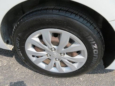 Used 2020 Hyundai Accent SE FWD image 10