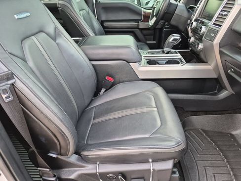 Used 2015 Ford F150 Platinum w/ Equipment Group 701A Luxury AWD/4WD image 23