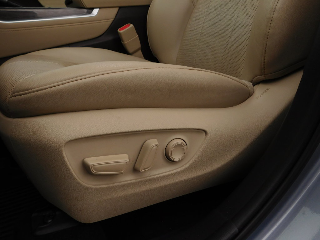 Used 2022 Toyota Highlander Limited FWD image 22