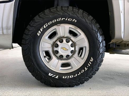 Used 2009 Chevrolet Silverado 2500 LT w/ Suspension Package, Off-Road image 8