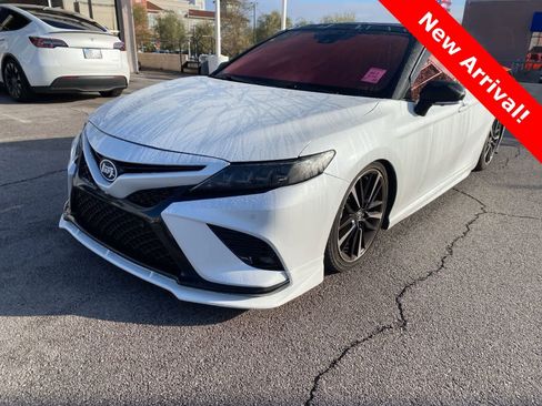 Used 2020 Toyota Camry XSE image 1