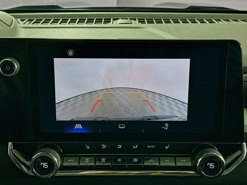 Used 2023 Chevrolet Colorado LT w/ LT Convenience Package II image 22