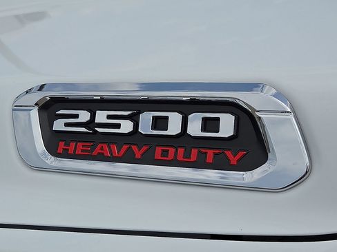 Used 2023 RAM 2500 Tradesman w/ Chrome Appearance Group AWD/4WD image 9