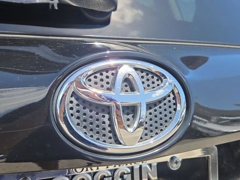Used 2016 Toyota RAV4 Limited FWD image 16
