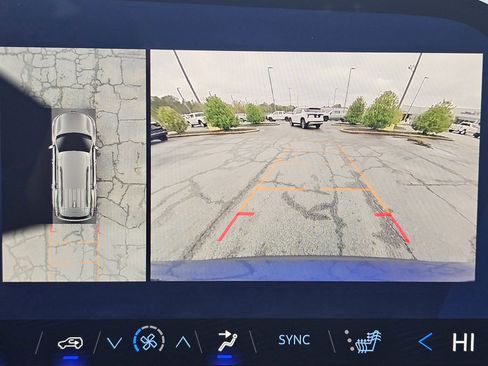 New 2026 Chevrolet Traverse LT w/ Driver Confidence Package image 34