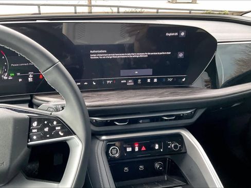 Used 2025 Audi Q5 Premium w/ Convenience Package image 7