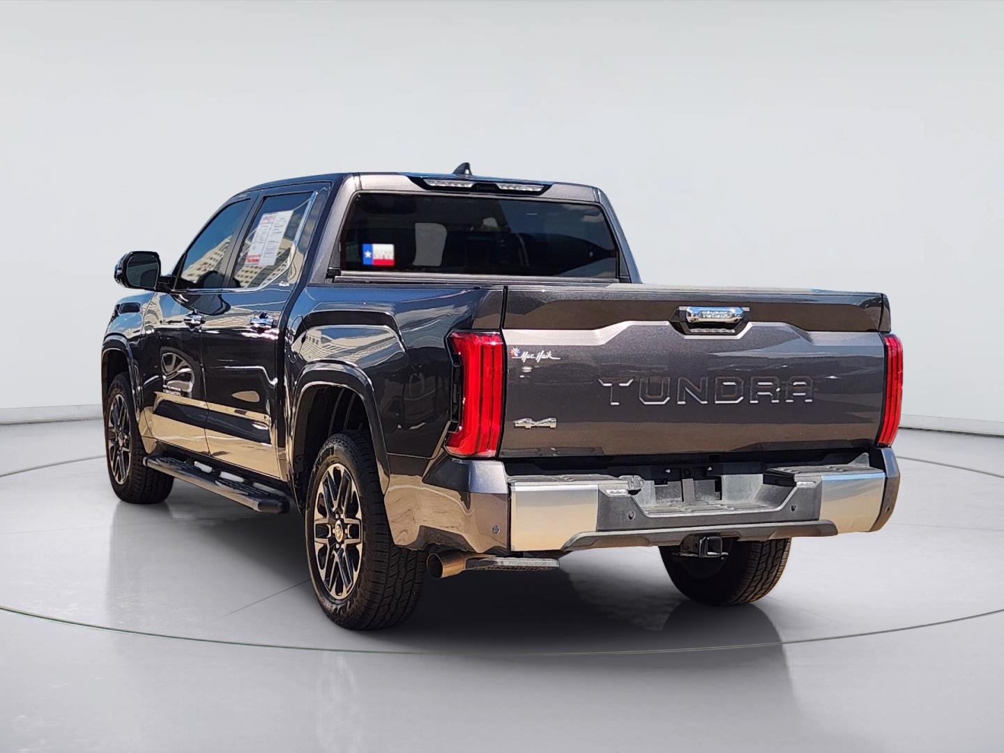 Used 2024 Toyota Tundra Limited w/ Power Package AWD/4WD image 5