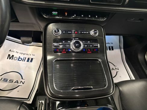 Used 2022 Lincoln Nautilus Reserve w/ Monochromatic Package image 37