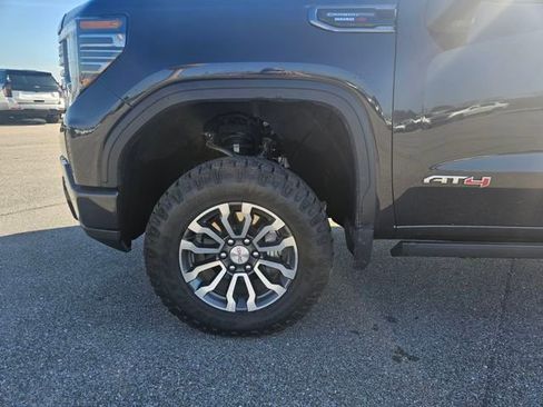Used 2023 GMC Sierra 1500 AT4 w/ AT4 Premium Package image 27