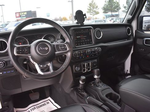 Used 2023 Jeep Wrangler Unlimited Sahara w/ Cold Weather Group image 16