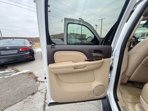 Used 2008 GMC Yukon XL Denali image 11