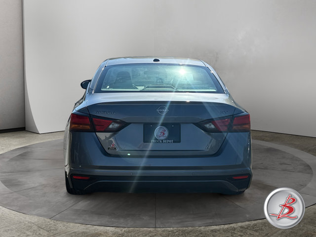 Used 2024 Nissan Altima 2.5 SV FWD image 6