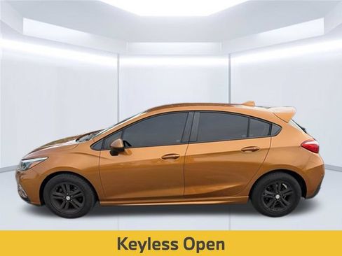 Used 2017 Chevrolet Cruze LT w/ Convenience Package FWD image 11