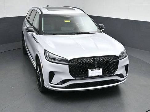 Certified 2025 Lincoln Aviator Reserve w/ Equipment Group 201A AWD/4WD image 44