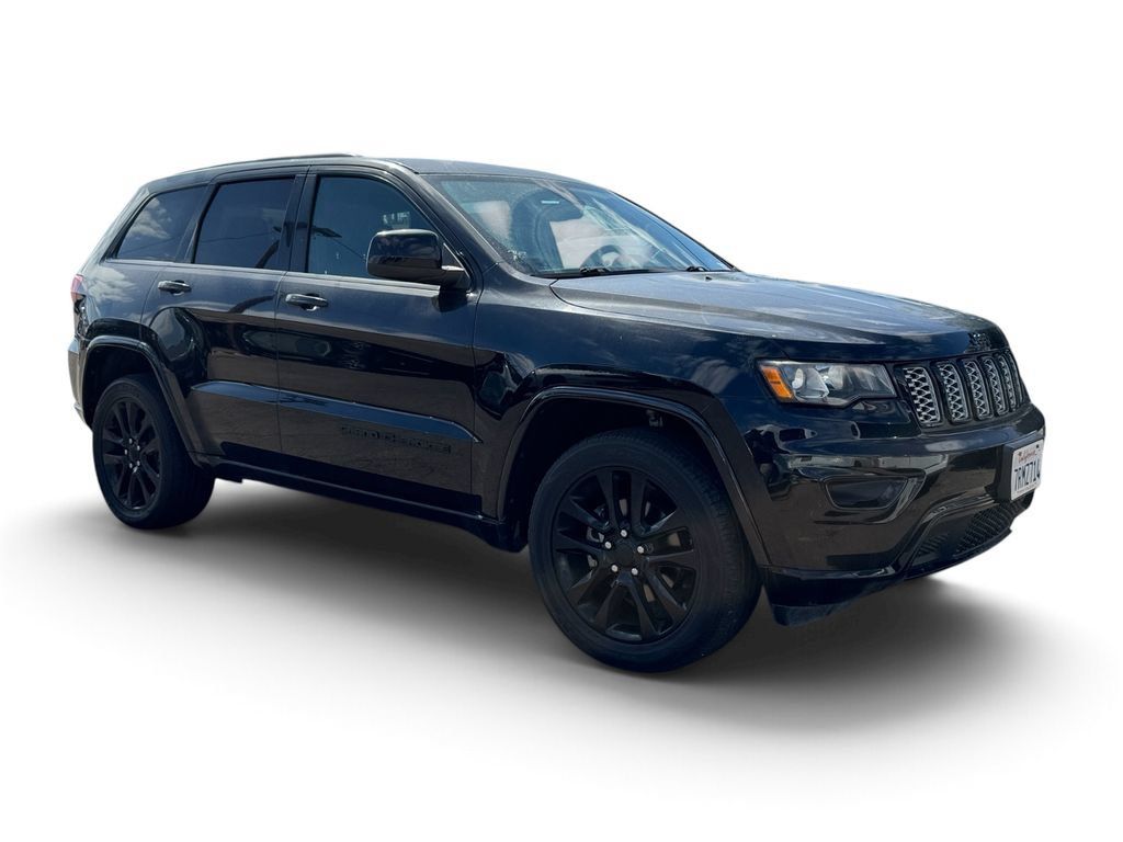 Used 2017 Jeep Grand Cherokee Altitude AWD/4WD image 13