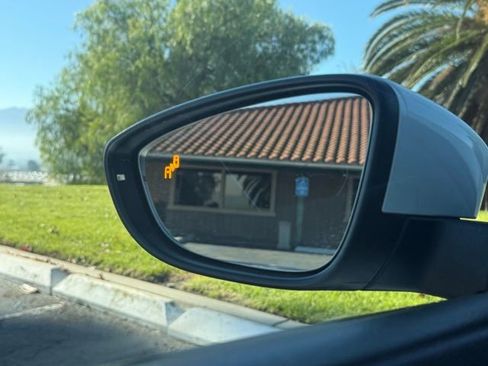 Used 2018 Volkswagen Passat 2.0T R-Line w/ R-Line Lighting Package image 16