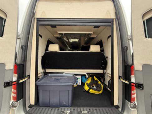 Used 2017 Mercedes-Benz Sprinter 3500 image 19