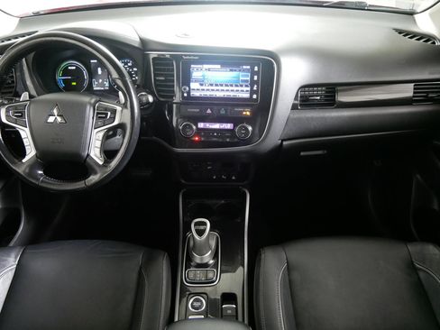 Used 2018 Mitsubishi Outlander GT AWD/4WD image 10