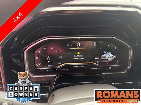 Used 2025 GMC Sierra 1500 SLT w/ SLT Convenience Package AWD/4WD image 14