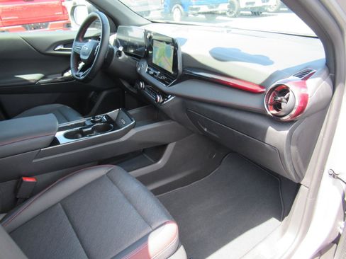 Certified 2025 Chevrolet Equinox RS FWD image 11