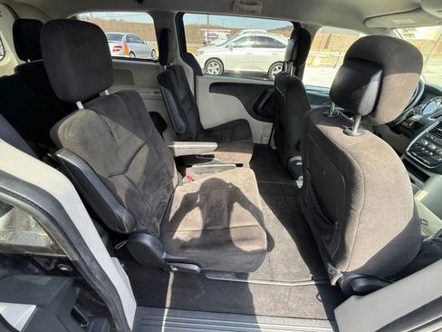 Used 2015 Dodge Grand Caravan SE w/ Quick Order Package 29E SE image 16