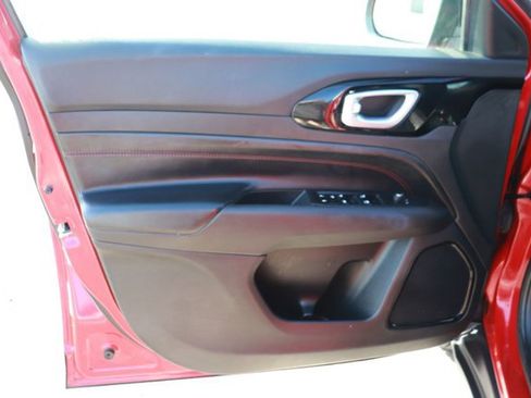 Used 2023 Jeep Compass Trailhawk image 8