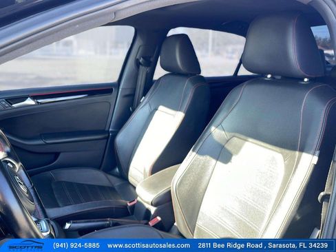 Used 2018 Volkswagen Jetta GLI FWD image 2