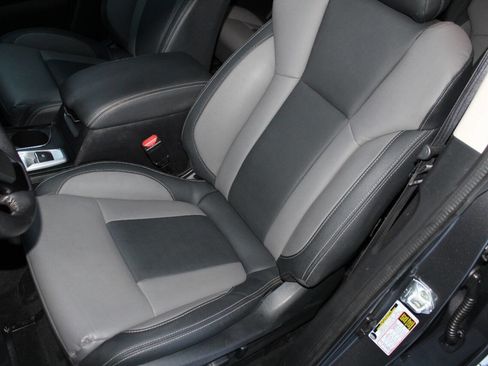 Used 2022 Subaru Ascent Onyx Edition image 3