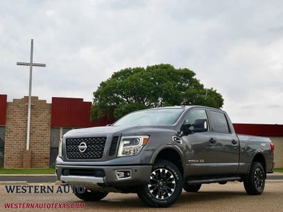 Used 2017 Nissan Titan PRO-4X w/ Pro-4x Convenience Package
